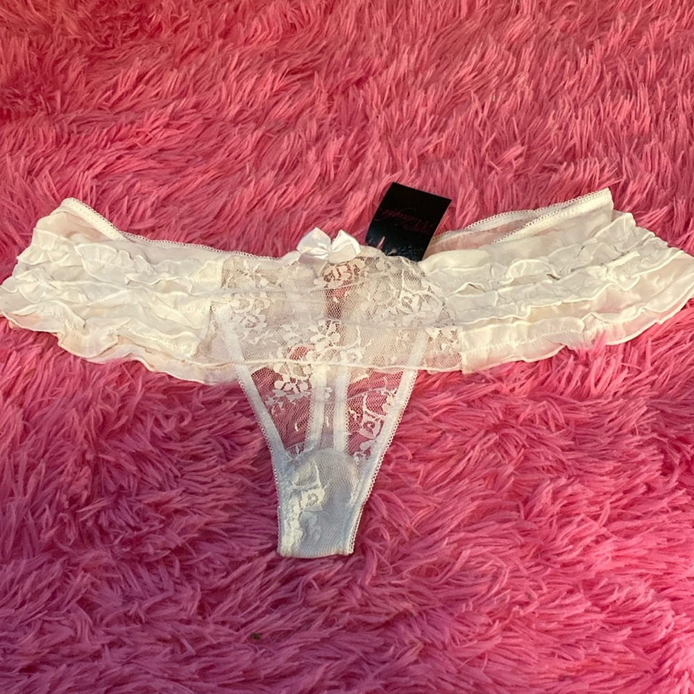 Seven Til Midnight plus size ruffled thong panties 1X/2X NWT